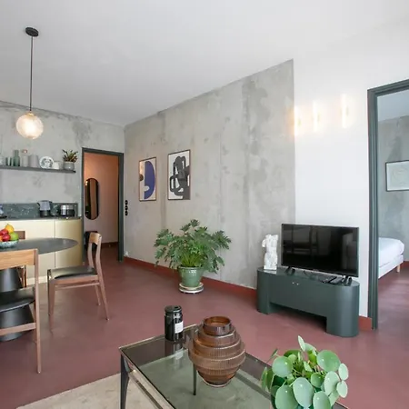 Apartment Joie Bargue Paris