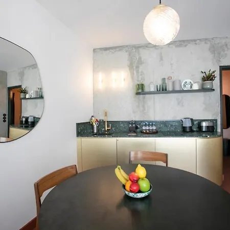 Joie Bargue Apartment